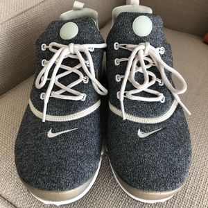 Nike Presto Fly Sneaker